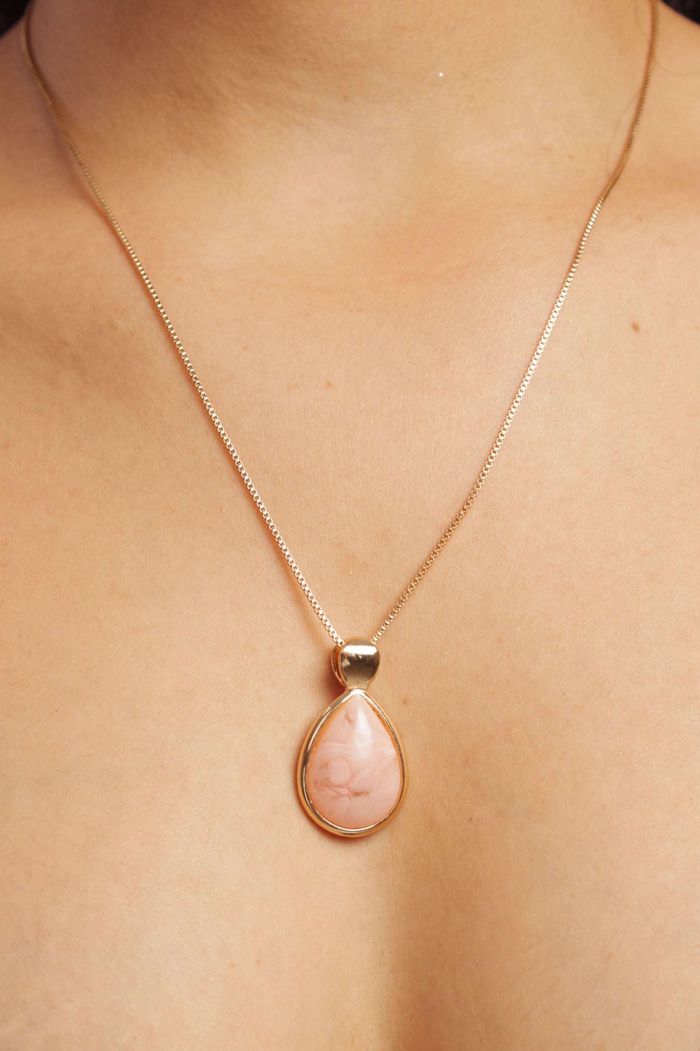 Colar Gota Rosa