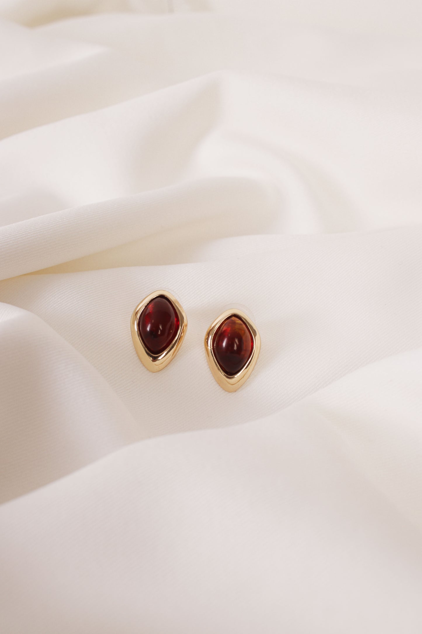 Brinco Escultura Âmbar